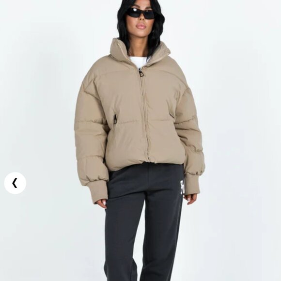 Princess Polly 7th Avenue Puffer Jacket. Size 2 - Picture 1 of 4